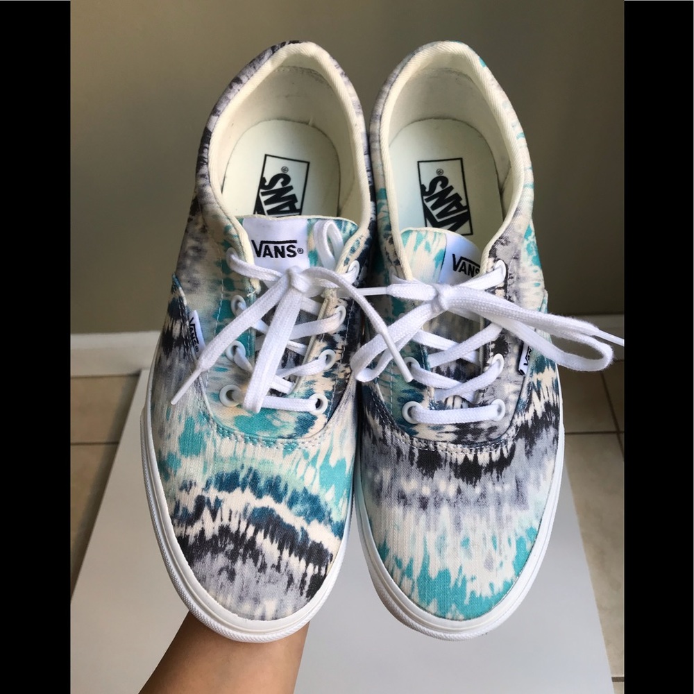 Vans Size: Woman's US 10  EUR 41